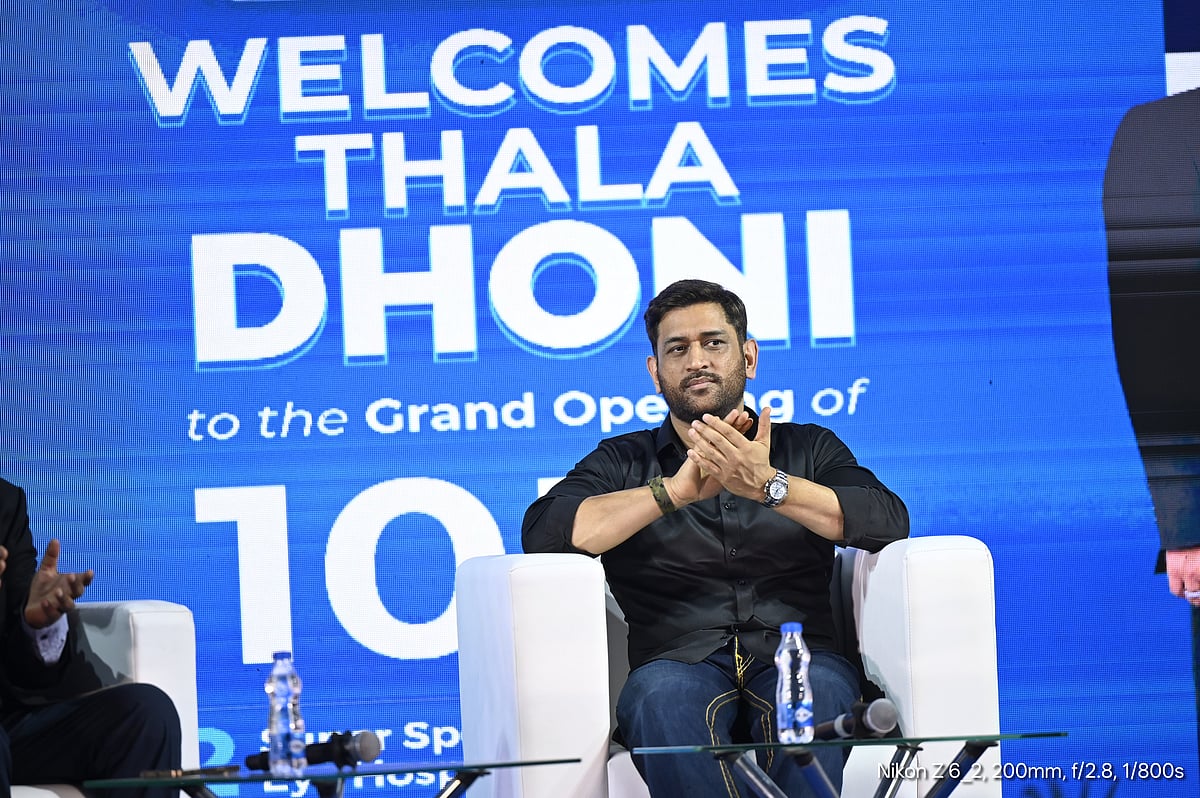 Dhoni : இன்னும் 5 சீசன் ஆடுற அளவுக்கு கண்ணு நல்லா இருக்கு; ஆனா... - தோனி வைக்கும் ட்விஸ்ட்