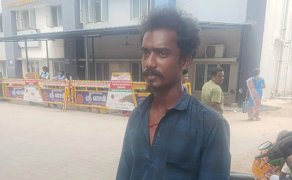 கணவர் பாண்டியராஜன்