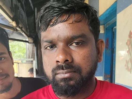 குமரி: ஹோட்டலில் QR Code-ஐ மாற்றி ரூ.14 லட்சம் மோசடி - ஊழியரையும், உறவினர் பெண்ணையும் தேடும் போலீஸ்