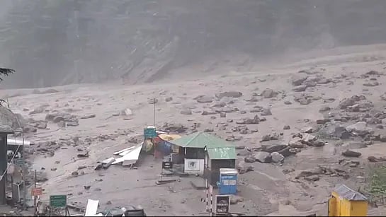 J&K Cloudburst: ஜம்மு & காஷ்மீரில் ஏற்பட்ட மேக வெடிப்பு; 40-க்கும் மேற்பட்டோர் இறந்ததாக அச்சம்!