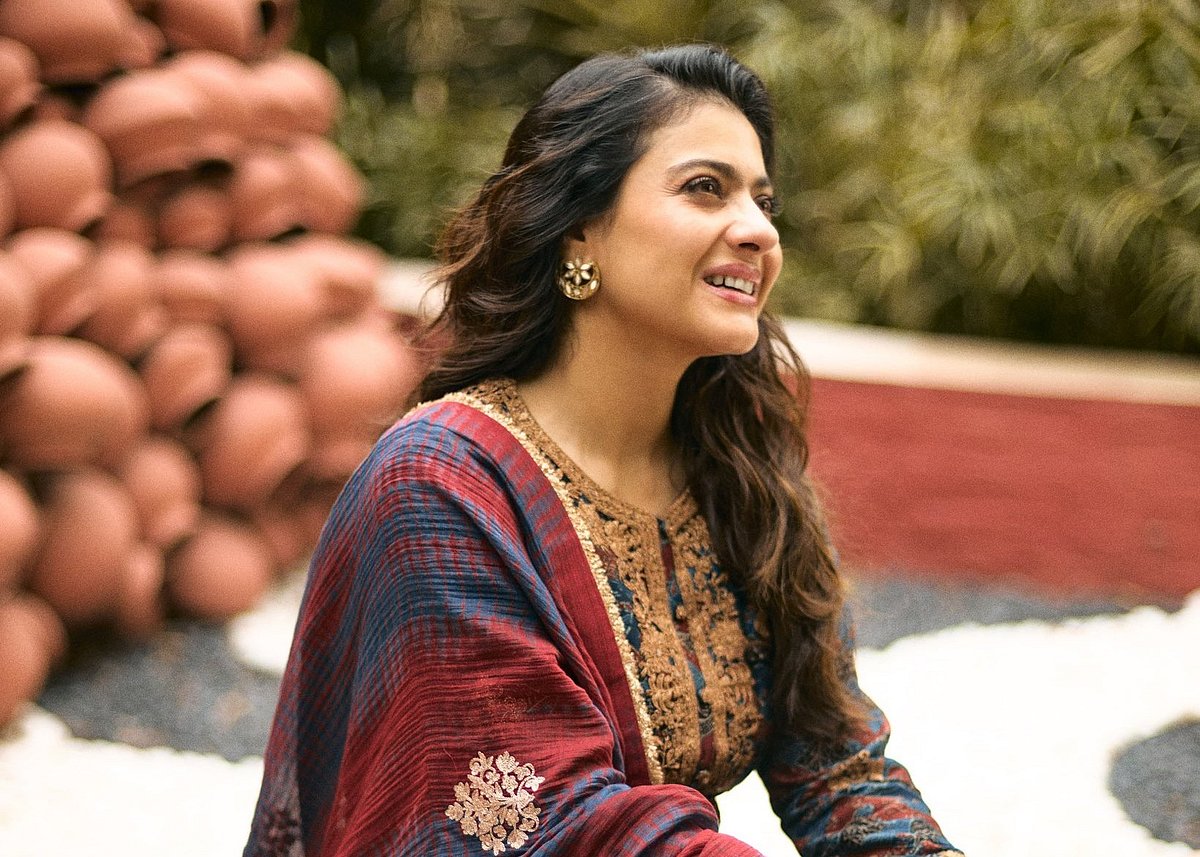 Kajol: `அதையே மீண்டும் ஏன் இந்தியில் பேச வேண்டும்?- மராத்தி விழாவில் நடிகை கஜோல்