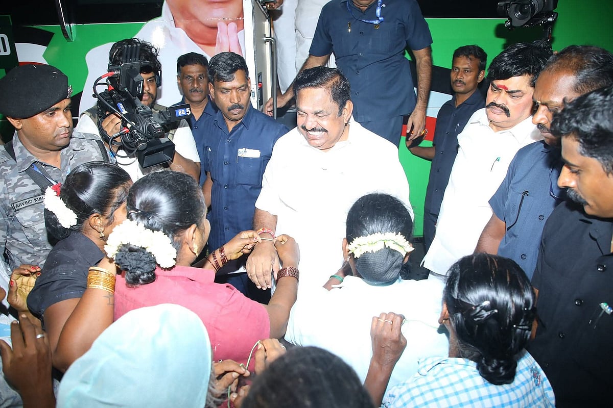``கட்சியை கலைத்து விட்டு திமுகவில் இணைந்து விடலாம் - கம்யூனிஸ்ட் கட்சி மீது எடப்பாடி விமர்சனம்