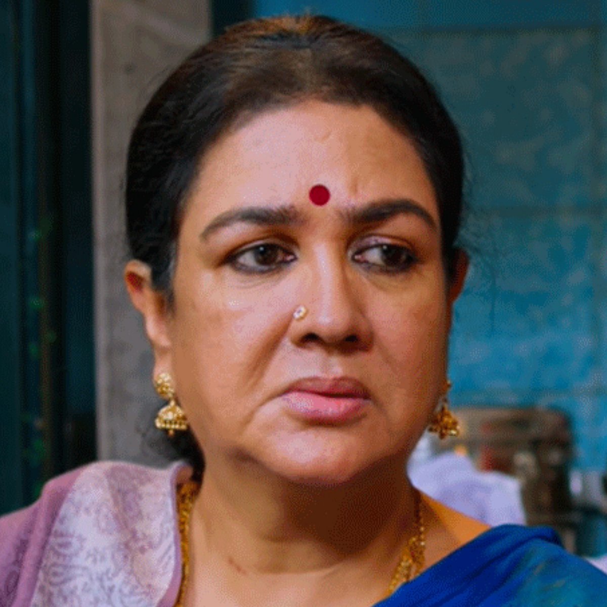 Urvashi: கேமராவைக் கண்டு அஞ்சி மயங்கி விழுந்திருக்கிறேன்! - பகிர்கிறார் ஊர்வசி