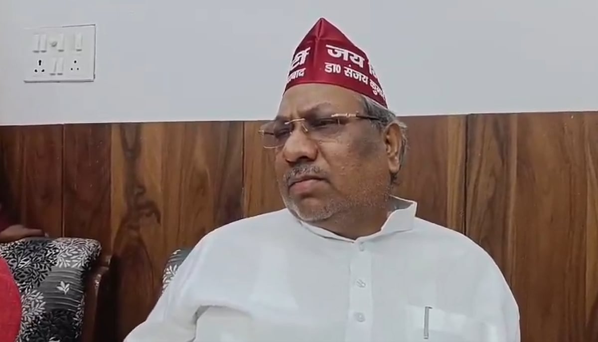 உ.பி: கங்கை ஆசீர்வதிக்க வீட்டுக்கு வந்திருக்கிறது - வெள்ளம் குறித்த பேச்சுக்கு அமைச்சர் விளக்கம்
