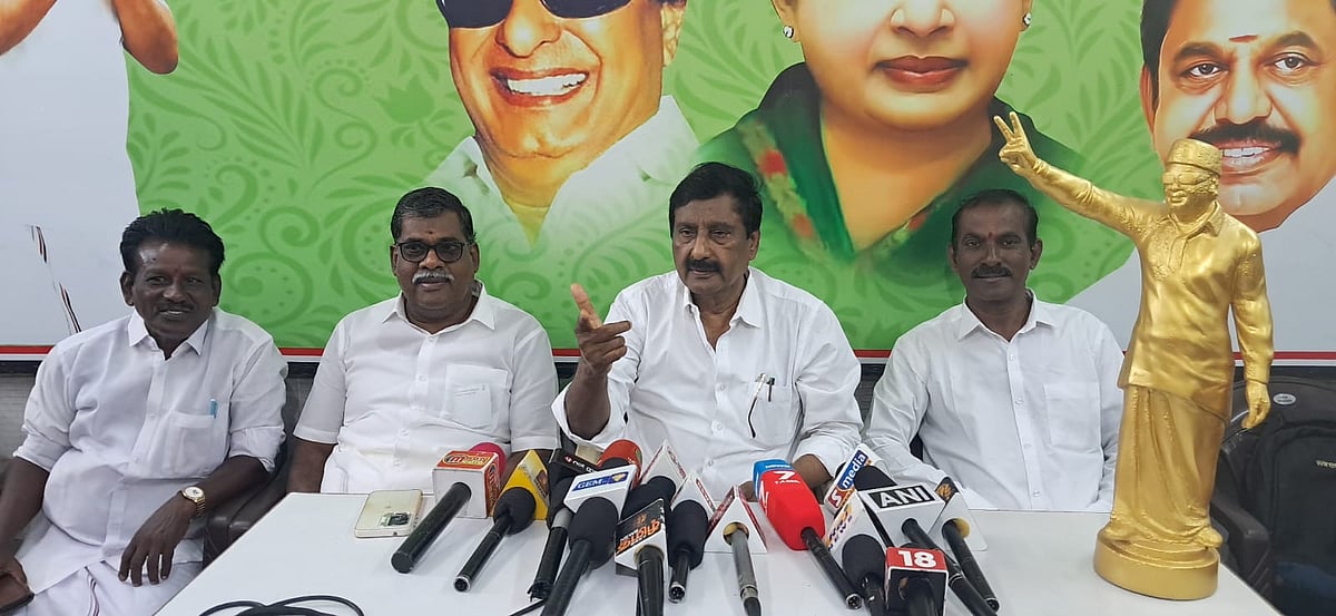 புதுச்சேரி: ``ரெஸ்டோ பாரில் இளைஞர் உயிரிழக்க காரணம் போலீஸின் மாமூல்தான் - அதிமுக குற்றச்சாட்டு