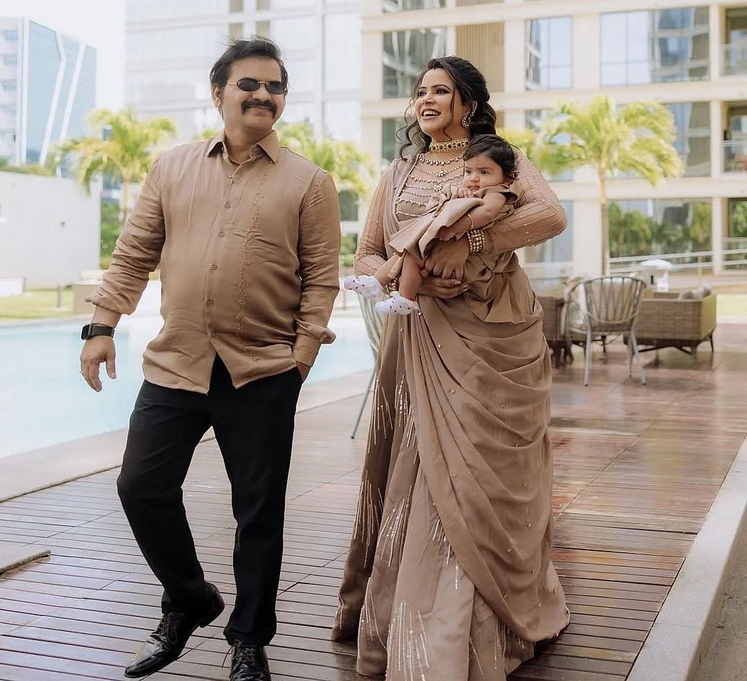 `மகளின் பெயர் சூட்டு விழா - மகிழ்ச்சியோடு கொண்டாடிய ரெடின் கிங்ஸ்லி - சங்கீதா | Photo Album