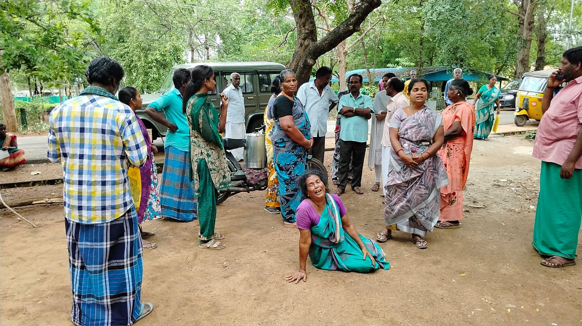 பழனி: செங்கல் சேம்பரில் வாலிபர் மர்ம சாவு - உடலை வாங்க மறுத்து உறவினர்கள் சாலை மறியல்!