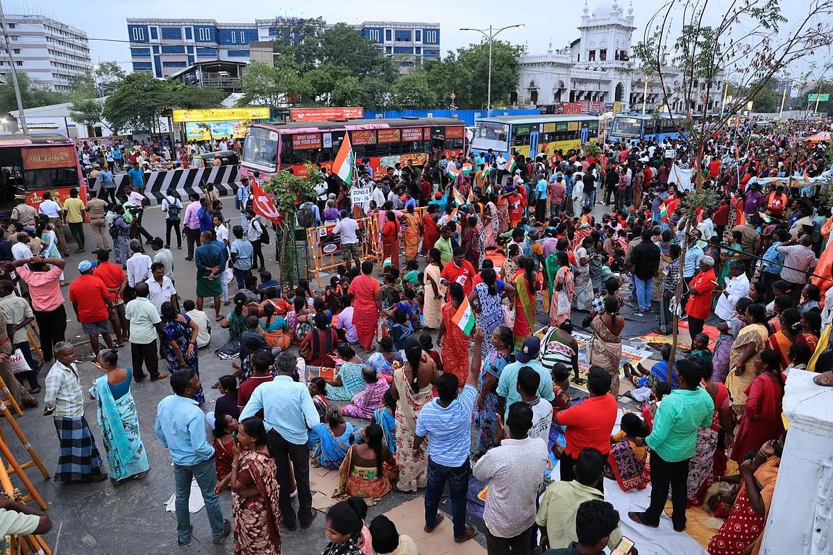 தூய்மைப் பணியாளர்கள் போராட்டம்