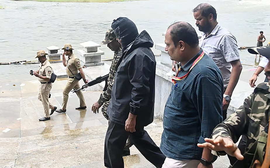 தர்மஸ்தலா: என் கையால் 80 உடல்களைப் புதைத்தேன் - கோயில் முன்னாள் ஊழியர் பரபரப்பு தகவல்
