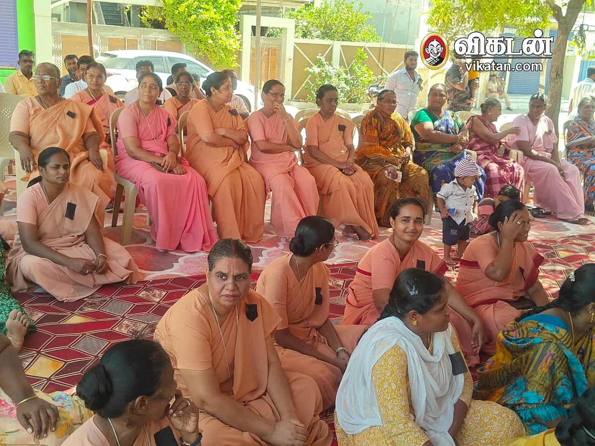 உண்ணாவிரதத்தில் பங்கேற்ற கன்னியஸ்திரிகள்