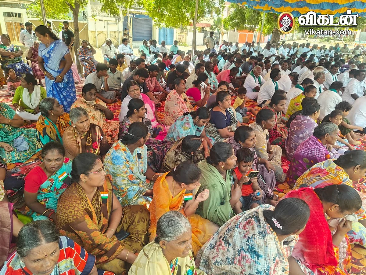 உண்ணாவிரதப் போராட்டத்தில் மீனவர்கள்