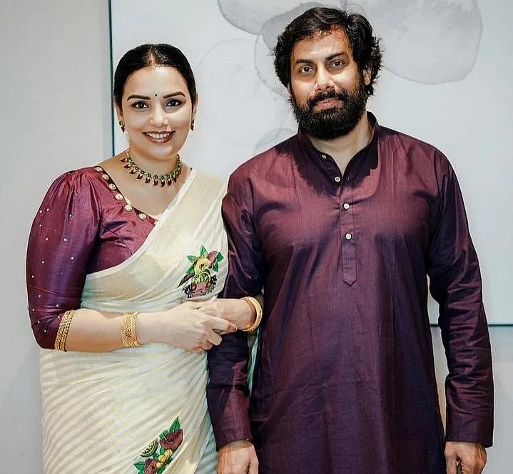 நடிகை ஸ்வேதா, அவரது கணவர் ஶ்ரீவல்சன்