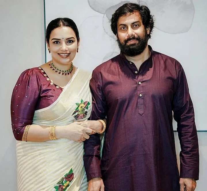 நடிகை ஸ்வேதா, அவரது கணவர் ஶ்ரீவல்சன்