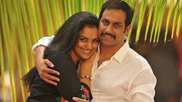 நடிகை ஸ்வேதா, அவரது கணவர் ஶ்ரீவல்சன்