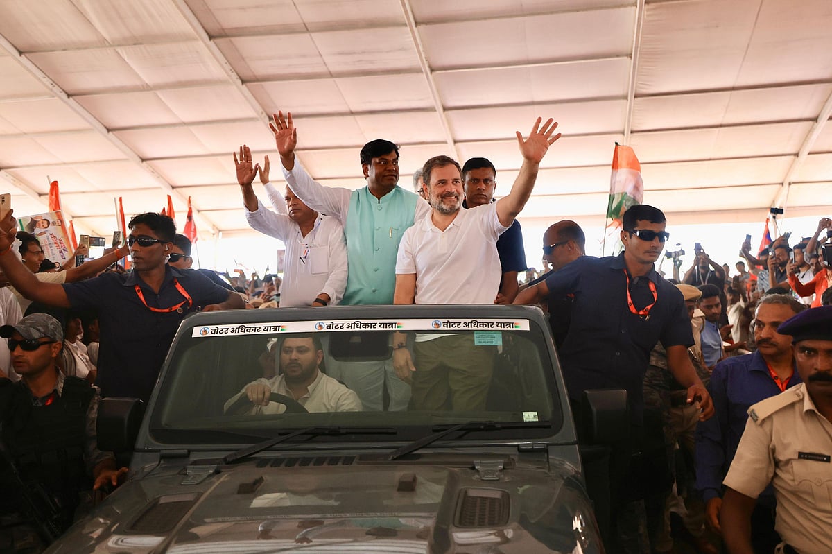 குடியரசு துணைத் தலைவர்:  ’அரசியல் பின்புலம் இல்லாத ஒருவரை.!’  - கார்கே வீட்டு கூட்டத்தின் பின்னணி