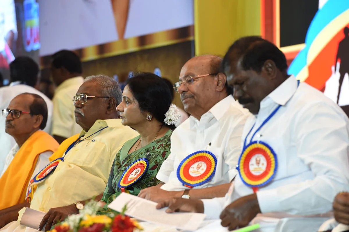 பாமக சிறப்பு பொதுக்குழு கூட்டம்