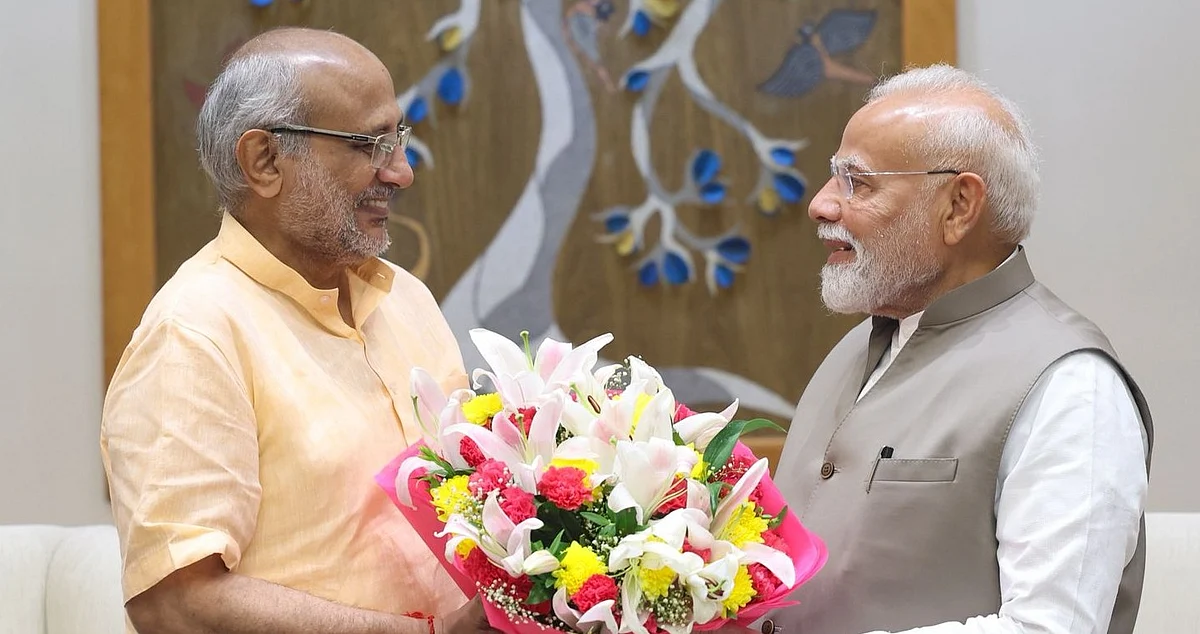 சி.பி.ராதாகிருஷ்ணன் - மோடி
