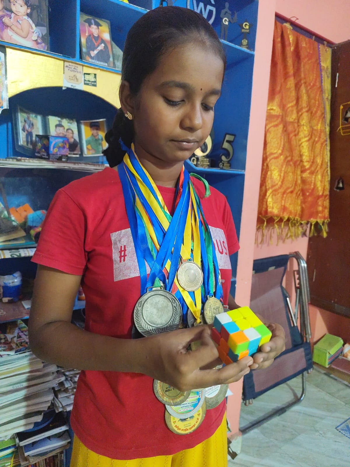 `பள்ளி படிக்கும்போதே 2 கின்னஸ் சாதனைகள்; அடுத்து ஒலிம்பிக்தான் - 9ம் வகுப்பு மாணவியின் லட்சிய பயணம்