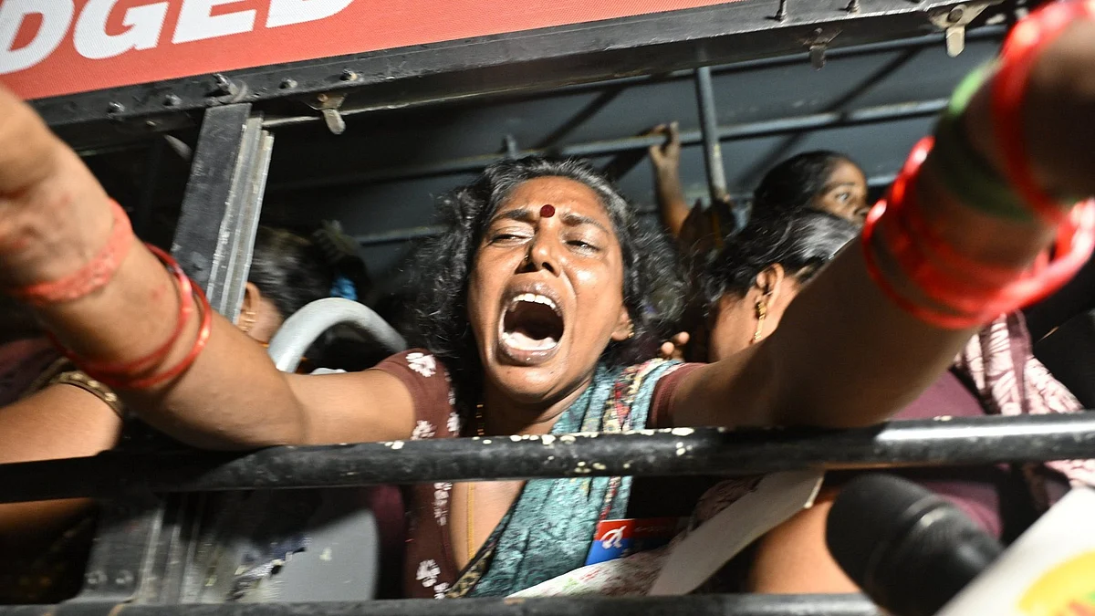 தூய்மைப் பணியாளர்கள் போராட்டம் - கைது