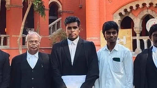 வழக்கறிஞர் மோகன்