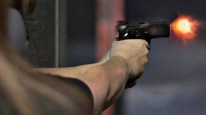 அமெரிக்காவில்-திடீர்-துப்பாக்கிச்-சூடு;-அவர்-ஒரு-சூப்பர்-ஸ்டார்---இந்திய-மாணவி-கொல