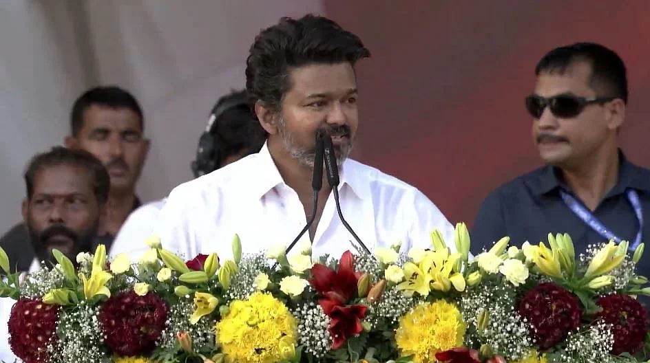மதுரை மாநாட்டில் விஜய்