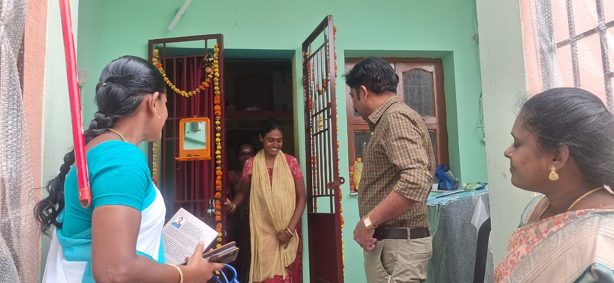 Whatsapp Call-ஐ பார்த்து வீட்டிலேயே பிரசவம்; வெளியில் காத்திருந்த மருத்துவர்கள்; என்ன நடந்தது?