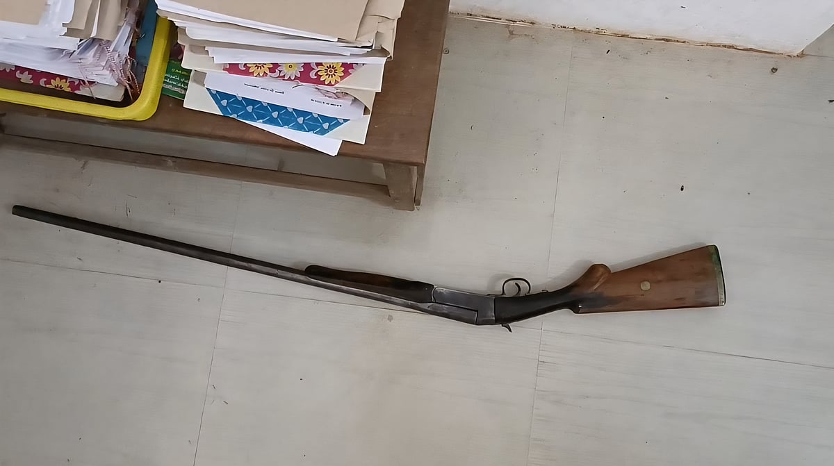 ஸ்ரீவில்லிபுத்தூர்: மான் வேட்டைக்கு சென்ற தலைமை காவலர்; வனத்துறையினரிடம் சிக்கியது எப்படி?