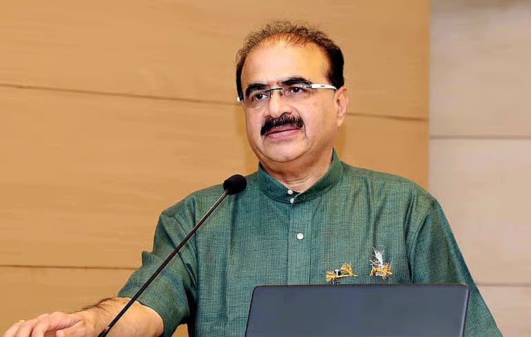 Doctor Vikatan: ஹீமோகுளோபின் குறைபாடு; பெண்களுக்கு ஹார்ட் அட்டாக் அபாயத்தை அதிகரிக்குமா?