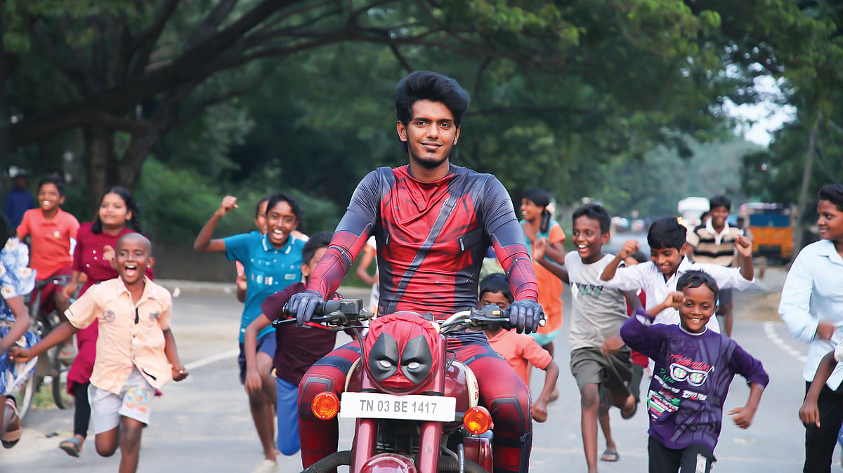 காந்தி கண்ணாடி: பாலா சிரித்தால் மக்கள் சிரிக்கிறார்கள்; அழுதால் அழுகிறார்கள் - நெகிழும் லாரன்ஸ்