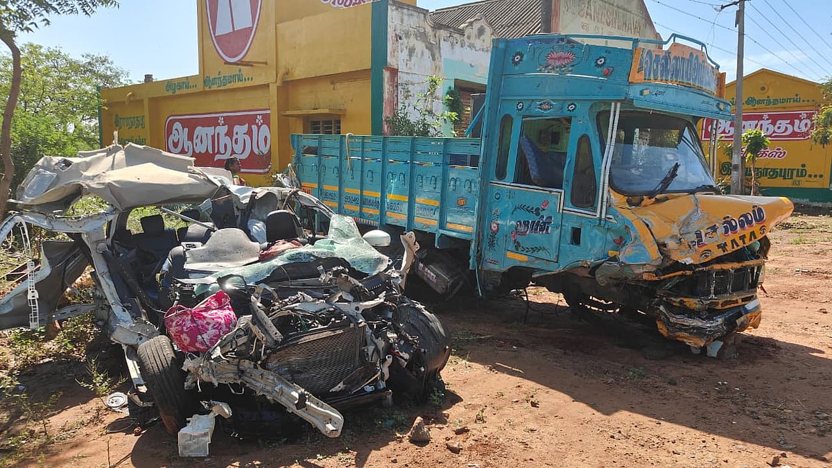 சாலை விபத்தில் ஒரே குடும்பத்தை சேர்ந்த 3 பேர் உயிரிழப்பு; குற்றாலம் சென்றவர்களுக்கு நேர்ந்த சோகம்!