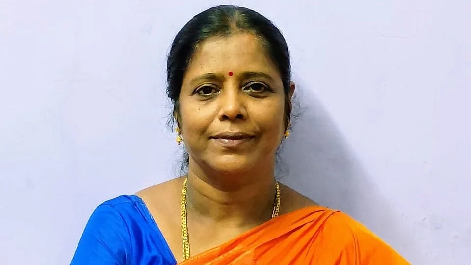 Doctor Vikatan: மாத்திரை போட்டால் மட்டுமே வரும் மாதவிடாய், தீர்வே கிடையாதா?