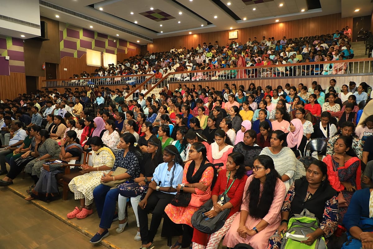 ஆனந்த விகடன் & கிங் மேக்கர் அகாடமி இணைந்து நடத்திய UPSC / TNPSC தேர்வுகளுக்கான பயிற்சி முகாம்!