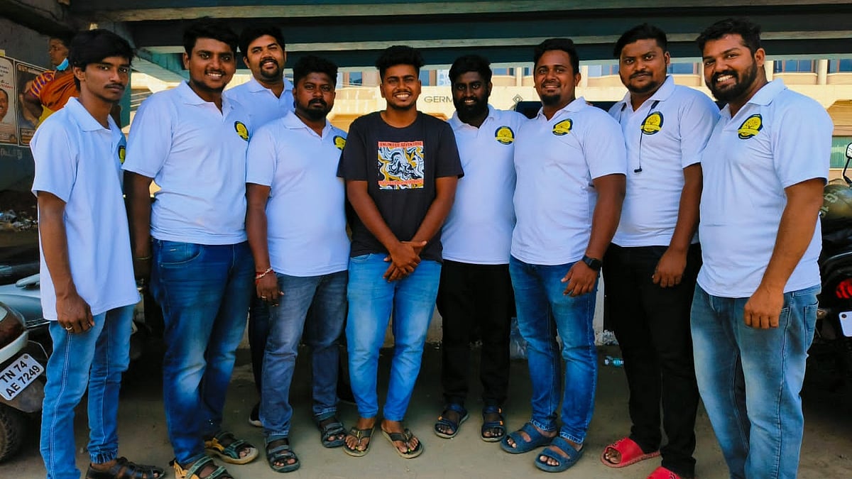 ’இணை நண்பர்கள்.’ 
