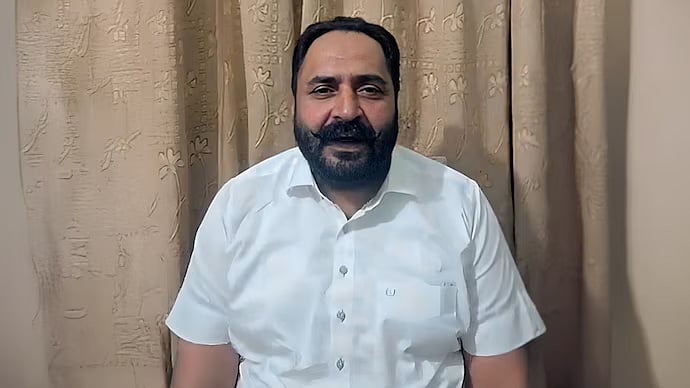 பாலியல் கொடுமை புகாரில் கைது: போலீஸார் மீது துப்பாக்கிச்சூடு நடத்தி தப்பிய ஆம் ஆத்மி கட்சி எல்.எல்.ஏ