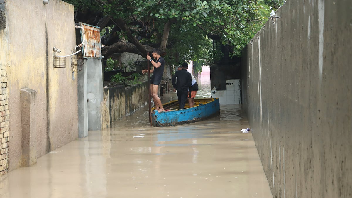 Yamuna Flood: கனமழையால் யமுனையில் வெள்ளப்பெருக்கு; தத்தளிக்கும் டெல்லி - ரெட் அலர்ட் எச்சரிக்கை