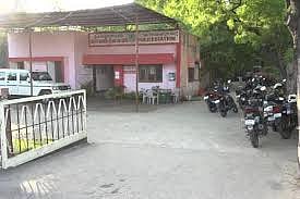 தூத்துக்குடி: `பாட்டுக்குப் பாட்டு - போலீஸாரின் நூதன தண்டனை