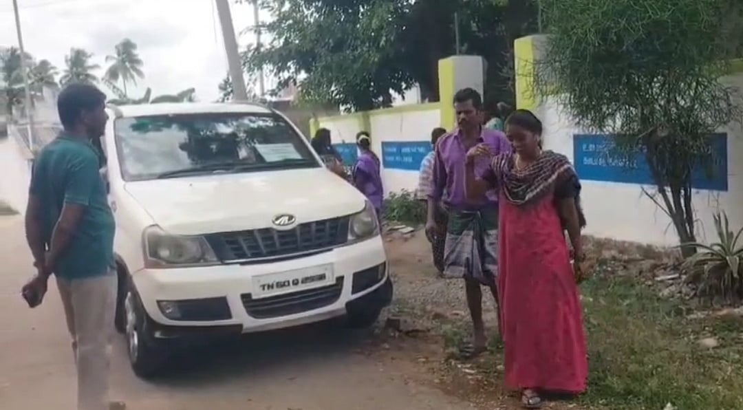 தர்மபுரி: பள்ளி மாணவர்களை கை, கால்களை அமுக்கச் சொன்ன தலைமை ஆசிரியர்; வைரல் வீடியோவின் பின்னணி என்ன?