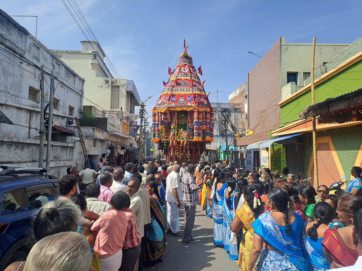 மீனாட்சி சொக்கநாத சுவாமி கோயில் தேரோட்டம்