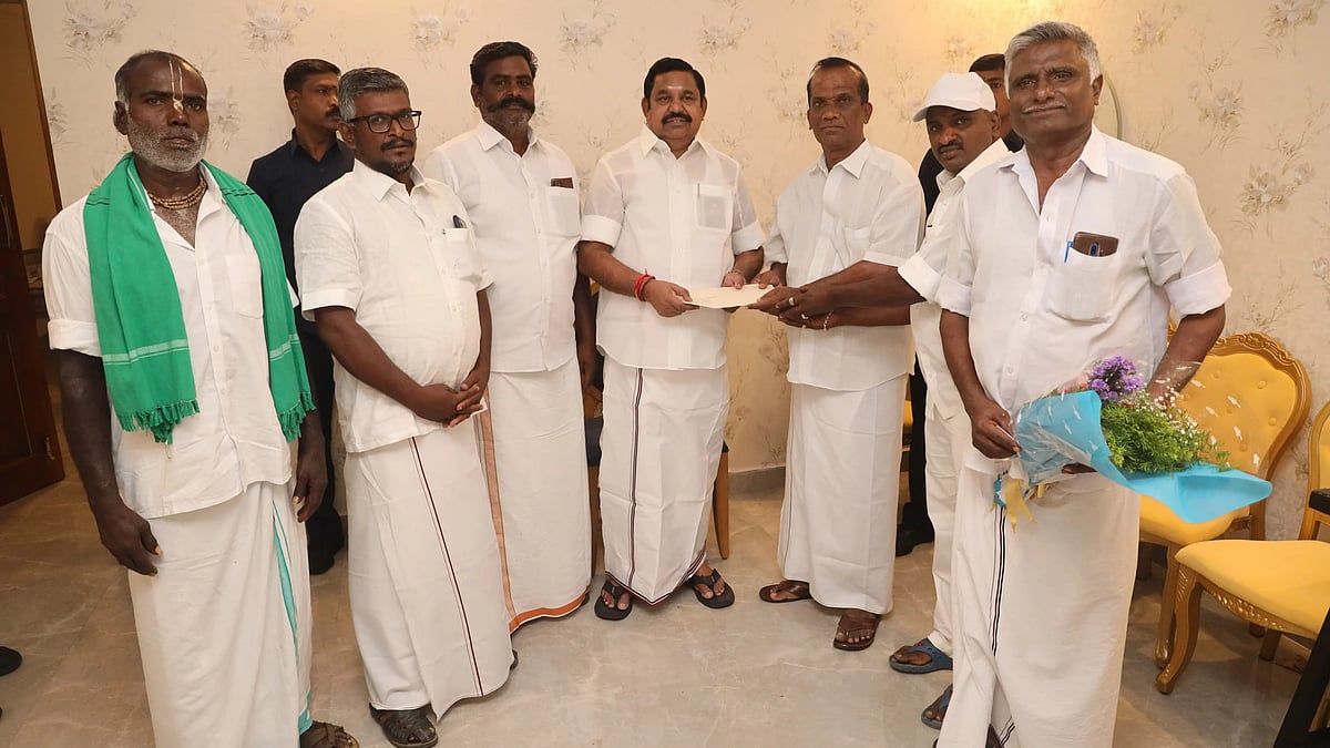 ``மக்களை காப்போம்; தமிழகம் மீட்போம்” - எடப்பாடி பழனிசாமி தேனி, திண்டுக்கல் பிரசாரம் | Photo Album