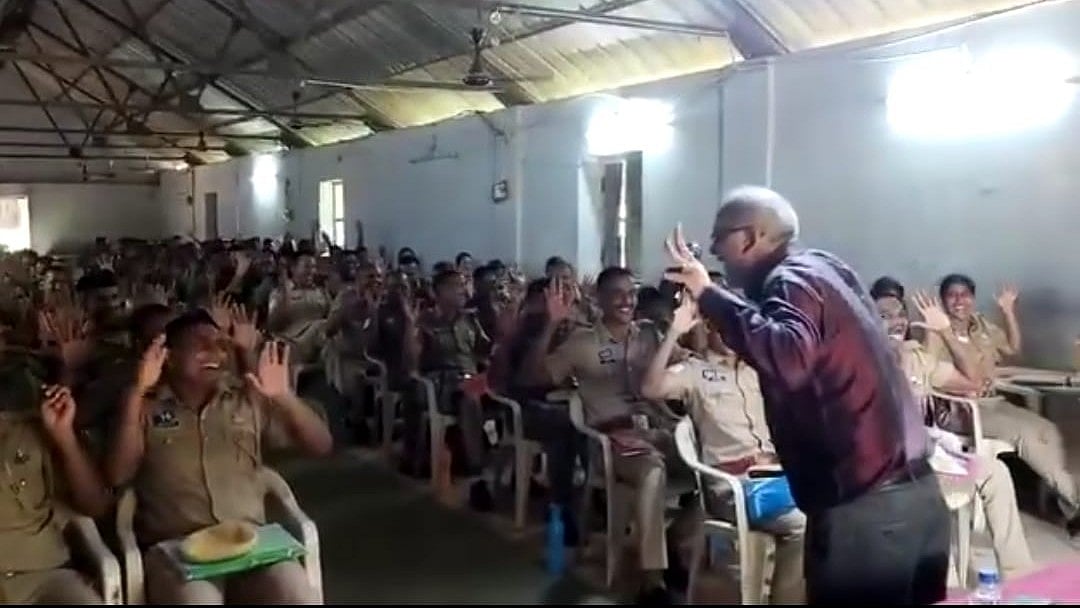 சிரிப்பு சிகிச்சை