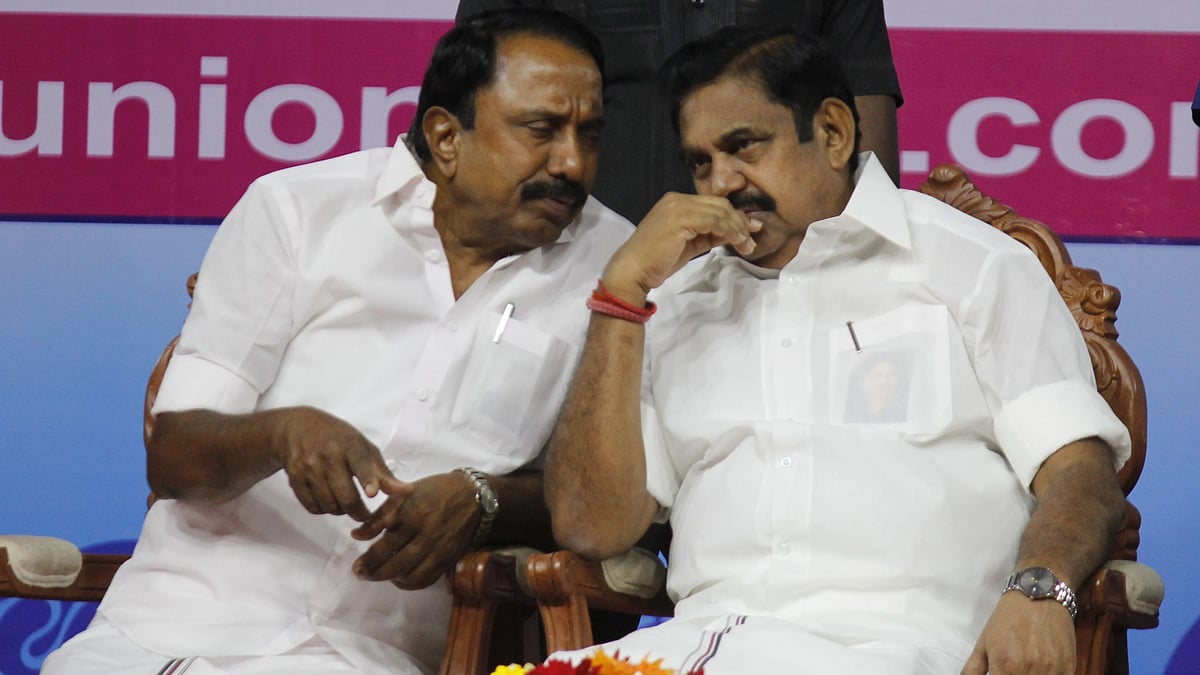 ADMK: ஹரித்வாருக்கு செல்வதாகச் சொன்ன செங்கோட்டையன் - அமித் ஷாவின் வீட்டில் சந்திப்பு!? நடந்தது என்ன?