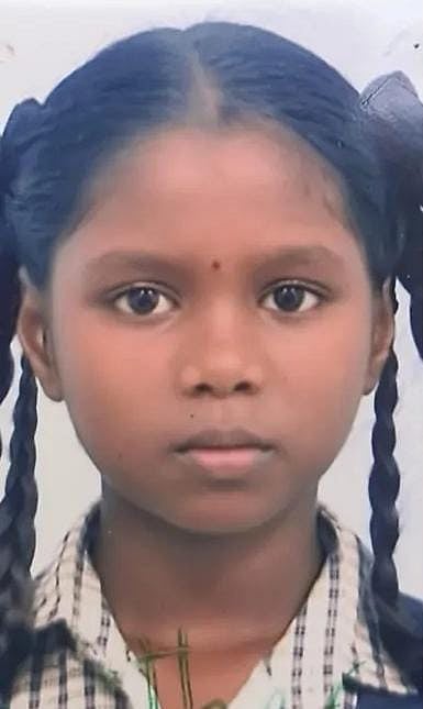 திருச்சி: மழையில் இடிந்து விழுந்த வீட்டுச் சுவர்; இடிபாடுகளில் சிக்கி சிறுமி பலியான சோகம்