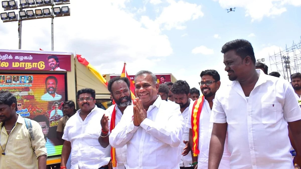 தவெக ஆனந்த் மீது வழக்கு: ``காவல் துறைக்கு நெருக்கடி; நம்மை முடக்க நினைக்கிறார்கள்’’ - விஜய் கண்டனம்