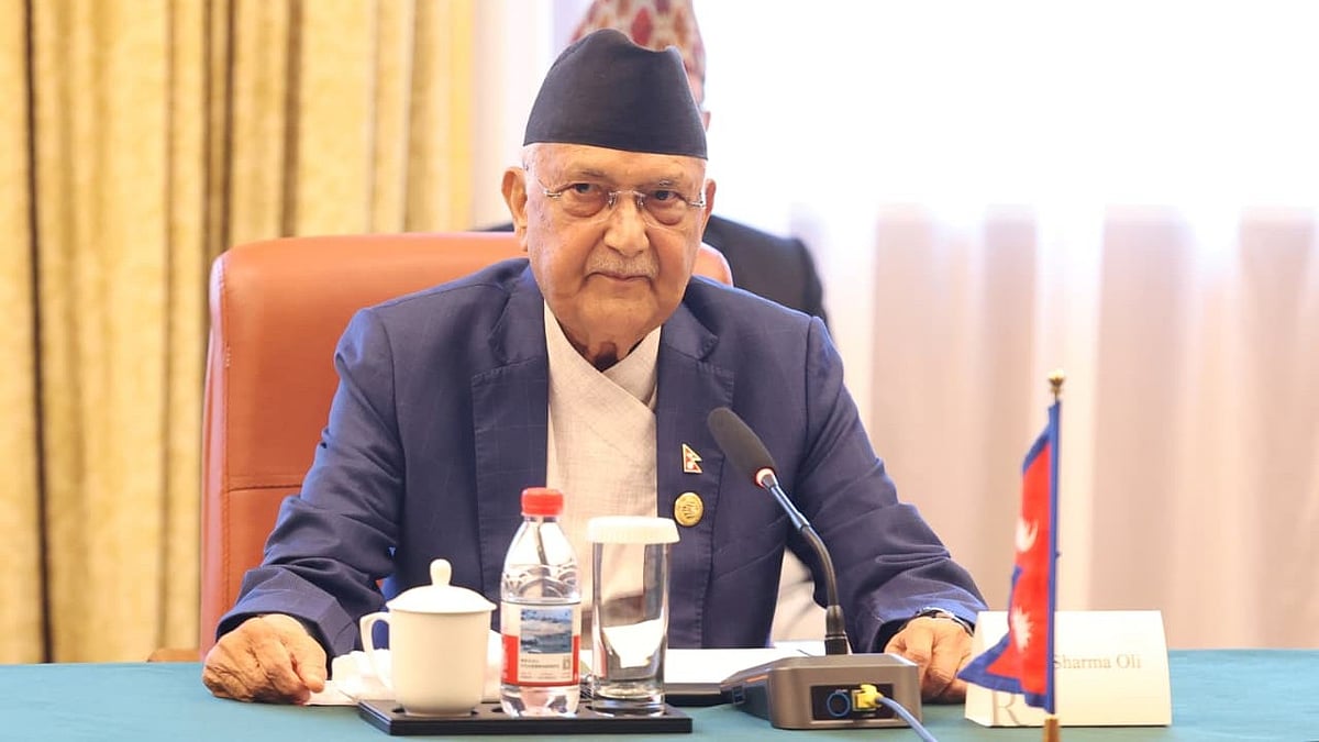 Nepal: `சமூக ஊடகத் தடை நீக்கம் - அரசை அடிபணிய வைத்த Gen Z போராட்டம்; சாத்தியமானது எப்படி?