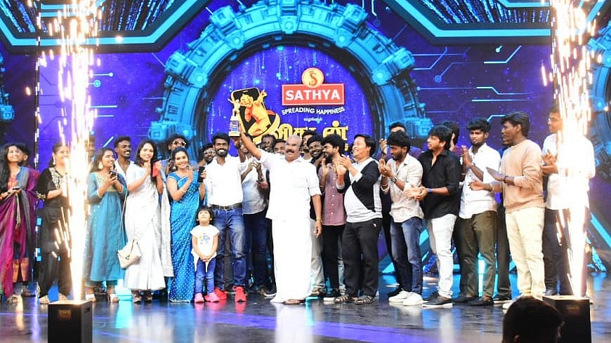 மதராஸி சேனல் - ஜெயக்குமார்