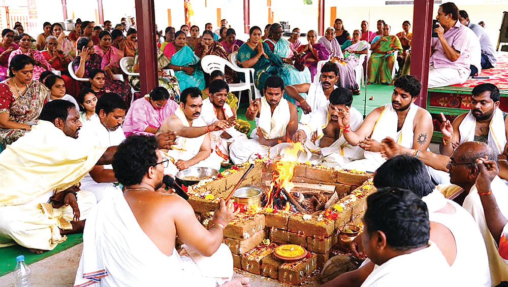 திருமணத் தடை நீக்கும் அற்புதமான சுயம்வர பார்வதி ஹோமம்! - நாளை சேலம் காவடி பழநி ஆண்டவர் சந்நிதியில்!