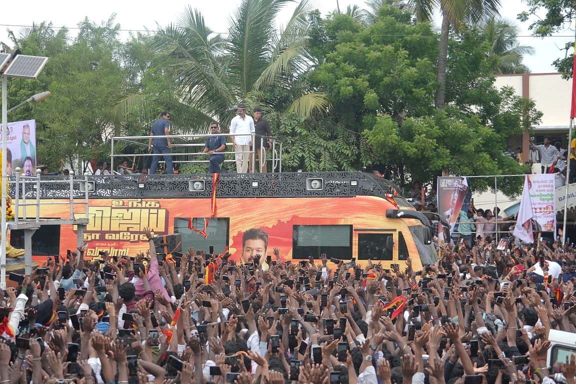 தமிழக வெற்றிக் கழக தலைவர் விஜய் நாகை மக்கள் சந்திப்பு.jpeg