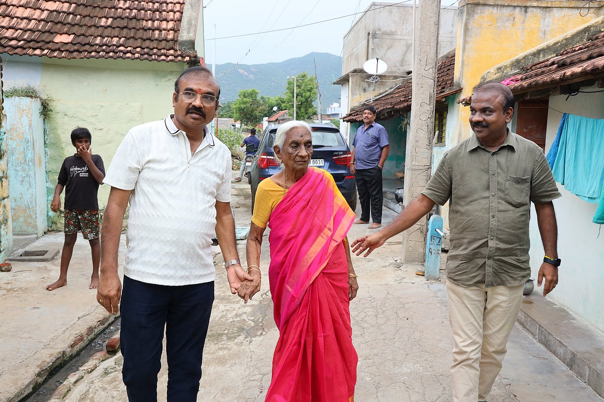 சீதாலட்சுமி குடும்பத்தினருடன்