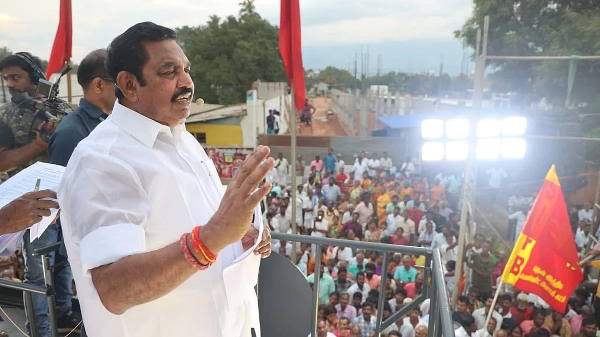 அதிமுக பொதுசெயலாளர் எடப்பாடி பழனிசாமி
